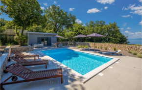 Stunning Home In Glavani